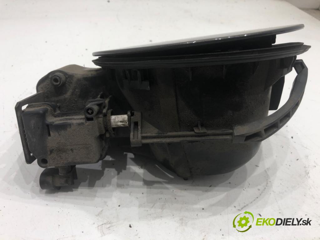 OPEL ZAFIRA C nadwozie wielkoprzestrzenne (MPV) 2013 96 kW 2.0 CDTi (75) 1956 dvířka nádrže paliva 13394541 (Klika dveří ostatní)