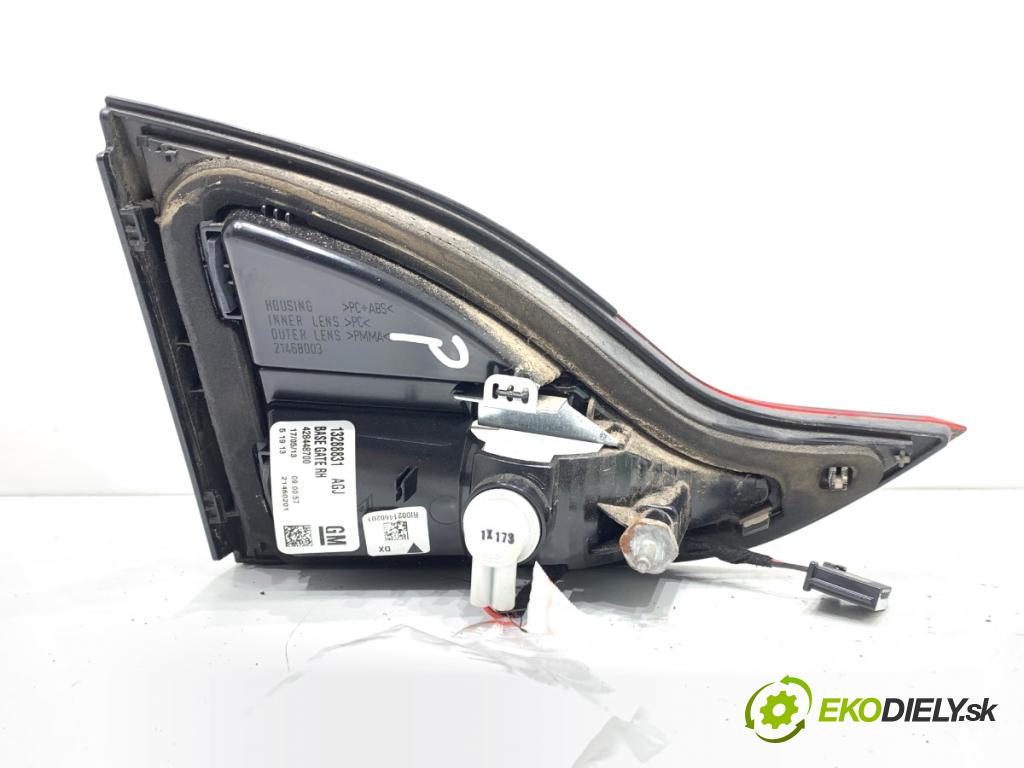 OPEL ZAFIRA C nadwozie wielkoprzestrzenne (MPV) 2013 96 kW 2.0 CDTi (75) 1956 světlo zadní část pravá vnitřní 13288883 (Klika dveří ostatní)