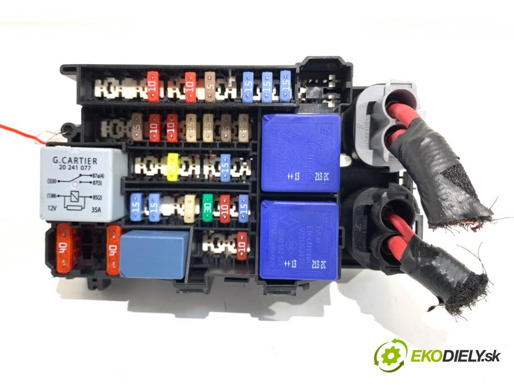 RENAULT MEGANE III liftback 2013 66 kW 1.5 dCi (BZ0C) 1461 skříňka poistková 1801330-1 (Pojistková skříňka)