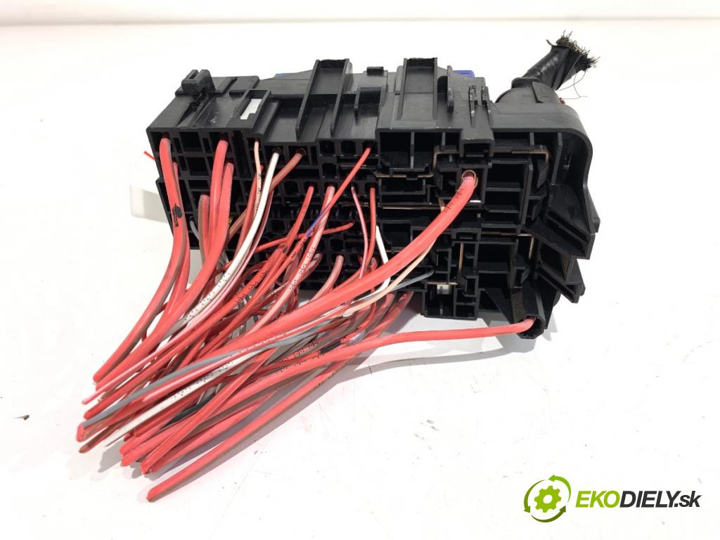 RENAULT MEGANE III liftback 2013 66 kW 1.5 dCi (BZ0C) 1461 skříňka poistková 1801330-1 (Pojistková skříňka)