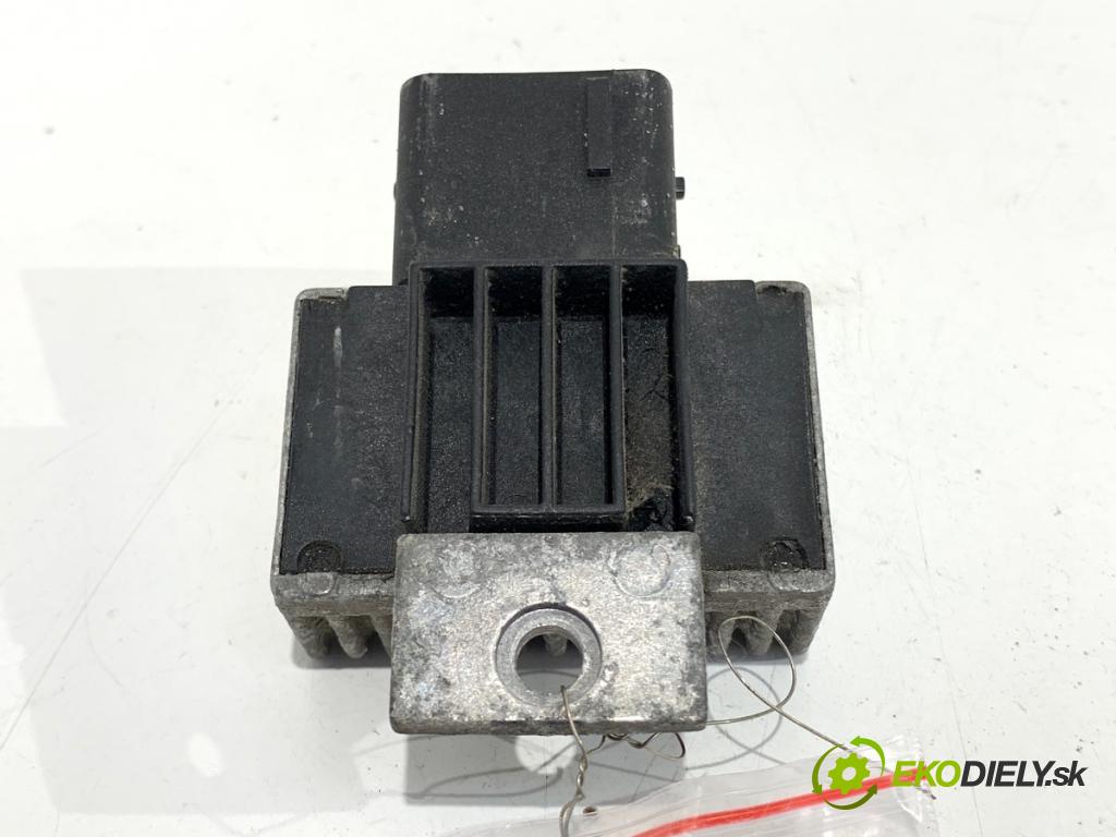 RENAULT MEGANE III liftback 2013 66 kW 1.5 dCi (BZ0C) 1461 relé sviečok žhavenia 8200859243 (Relé)