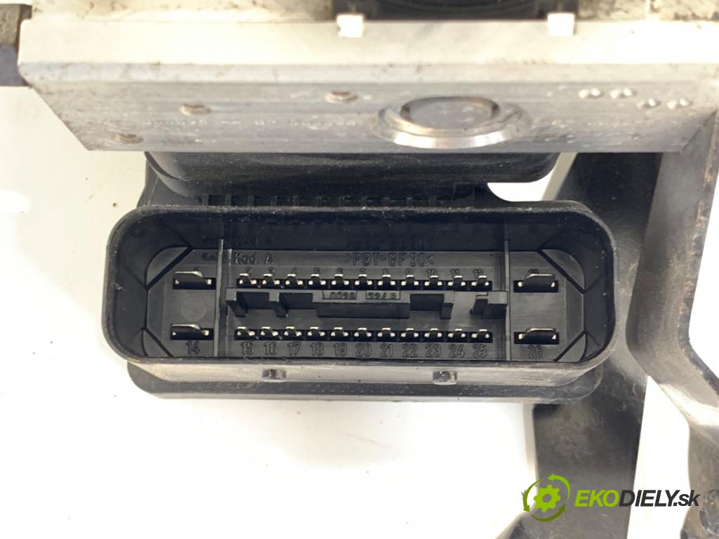 RENAULT MEGANE III liftback 2013 66 kW 1.5 dCi (BZ0C) 1461 Pumpa ABS 476606747R (Pumpa ABS)