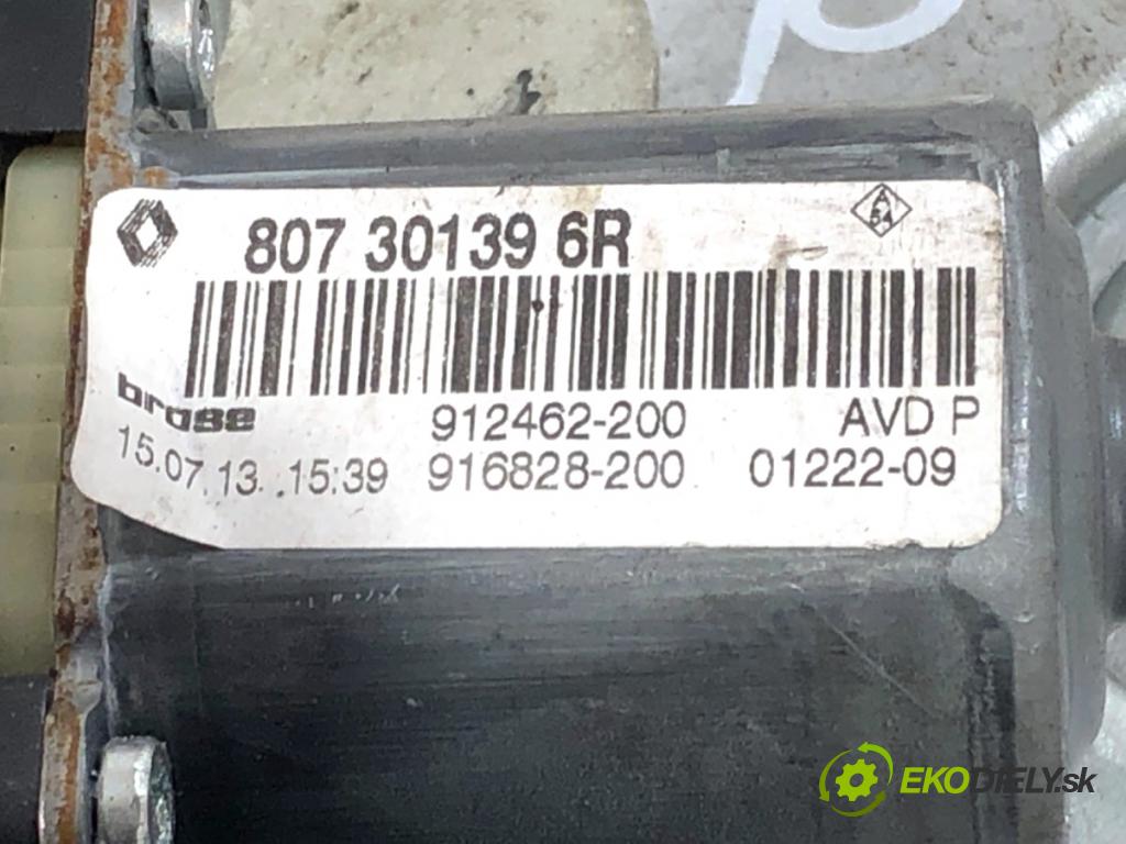 RENAULT MEGANE III liftback 2013 66 kW 1.5 dCi (BZ0C) 1461 mechanismus okna pravý přední část 807301396R