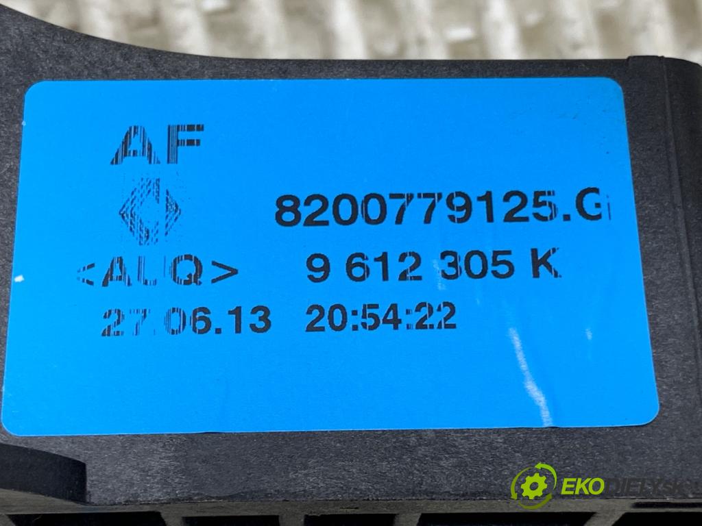 RENAULT MEGANE III liftback 2013 66 kW 1.5 dCi (BZ0C) 1461 Kulisa 8200779125G (Rýchlostná páka (kulisa))