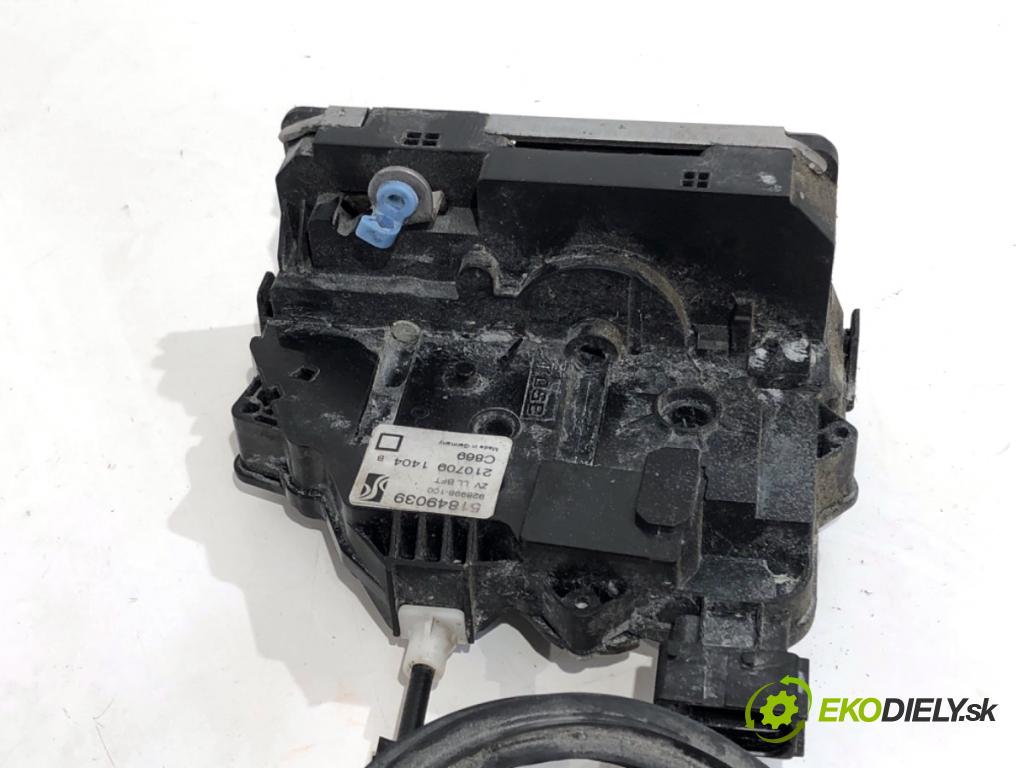 FIAT GRANDE PUNTO liftback 2009 57 kW 1.4 (199AXB11, 199AXB1A, 199BXB1A, 199AXL1A) 1368 zámok dveře pravý přední část 51849039