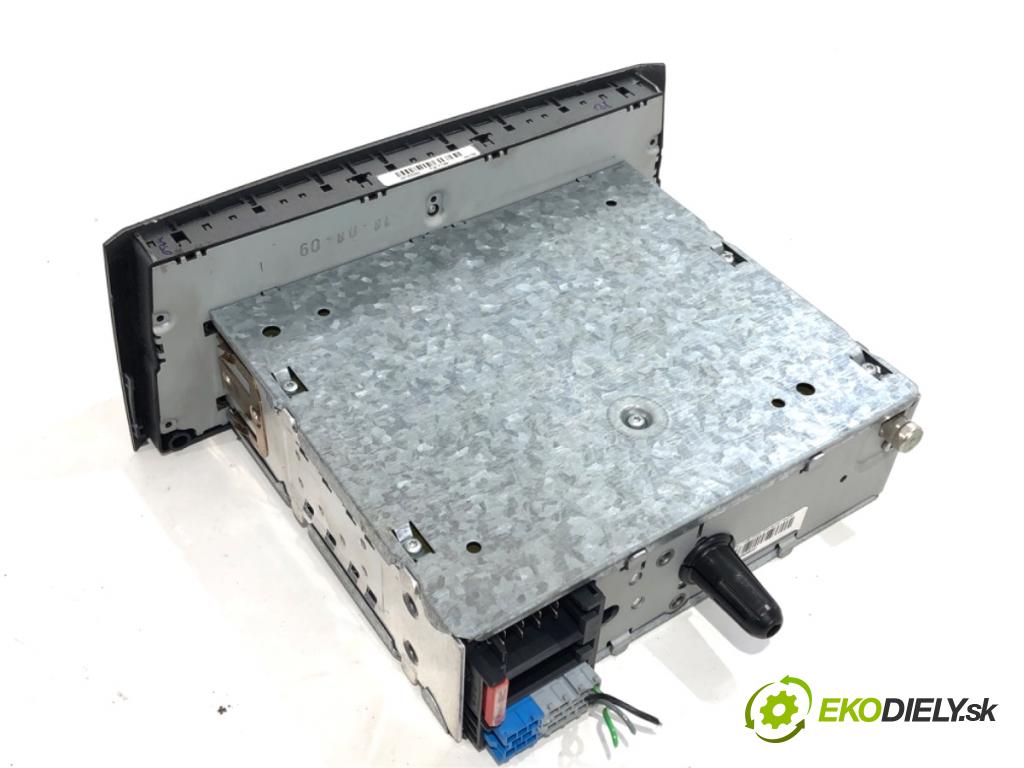 FIAT GRANDE PUNTO liftback 2009 57 kW 1.4 (199AXB11, 199AXB1A, 199BXB1A, 199AXL1A) 1368 RADIO 7354918870 (Audio zariadenie)