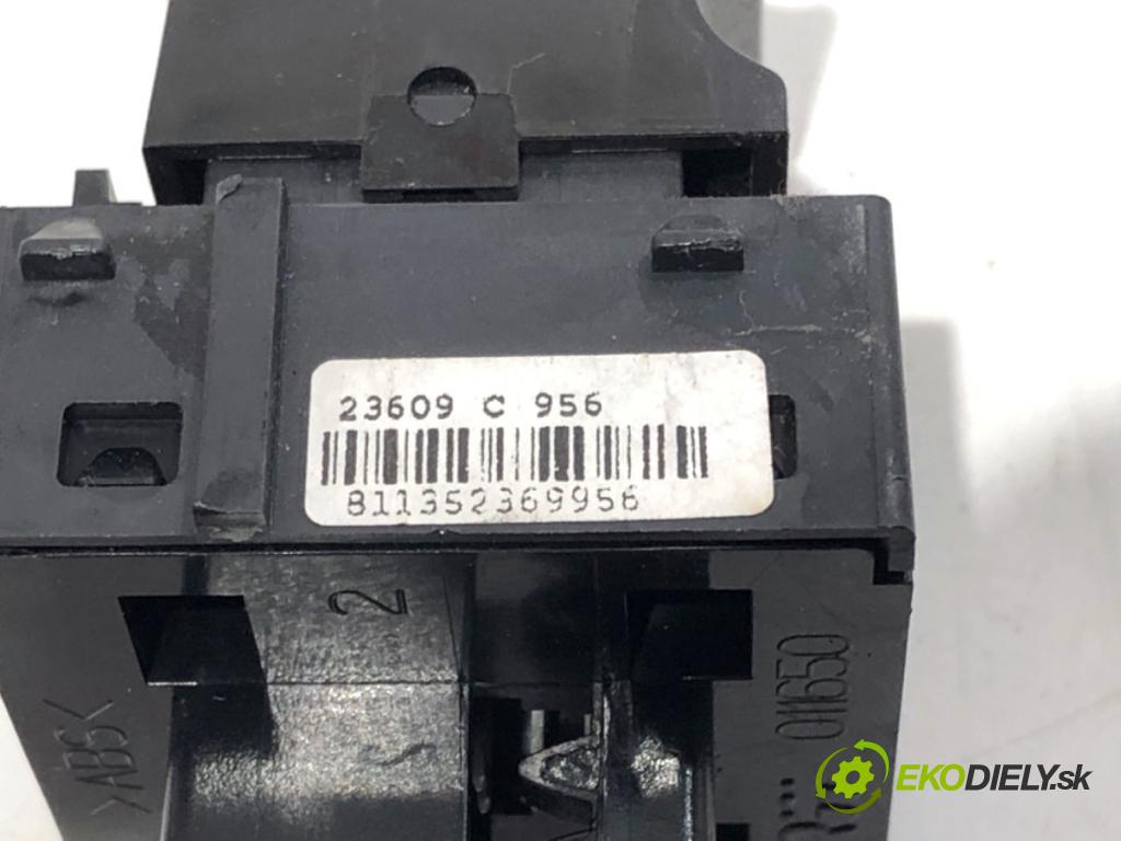 FIAT GRANDE PUNTO liftback 2009 57 kW 1.4 (199AXB11, 199AXB1A, 199BXB1A, 199AXL1A) 1368 Prepínač okien  (Prepínacie páčky pod volantom)