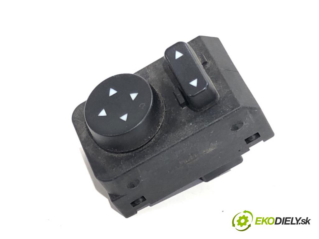 FIAT GRANDE PUNTO liftback 2009 57 kW 1.4 (199AXB11, 199AXB1A, 199BXB1A, 199AXL1A) 1368 Prepínač nastavenia spätných zrkadiel  (Prepínacie páčky pod volantom)