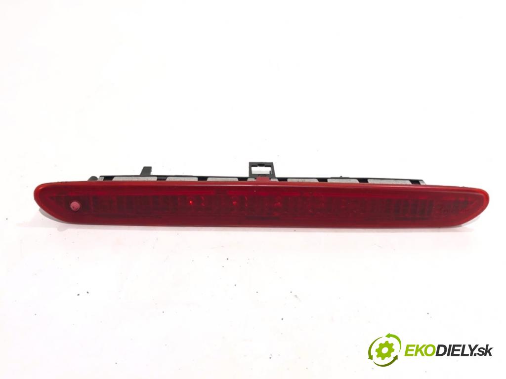 FIAT GRANDE PUNTO liftback 2009 57 kW 1.4 (199AXB11, 199AXB1A, 199BXB1A, 199AXL1A) 1368 světlo brzdových světel 2122000407