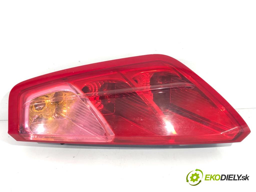 FIAT GRANDE PUNTO liftback 2009 57 kW 1.4 (199AXB11, 199AXB1A, 199BXB1A, 199AXL1A) 1368 světlo pravý zadní část 