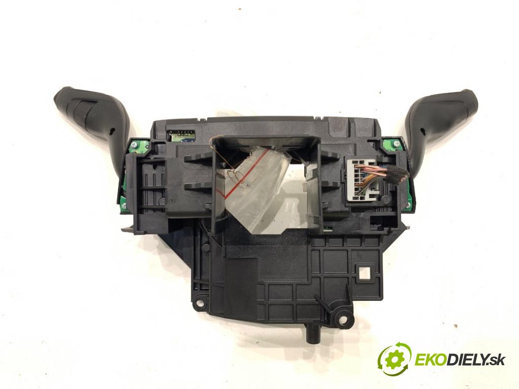 FORD FOCUS III liftback 2017 77 kW 1.6 Ti 1596 Prepínač kombinovaný F1ET-13N064-AD (Prepínacie páčky pod volantom)