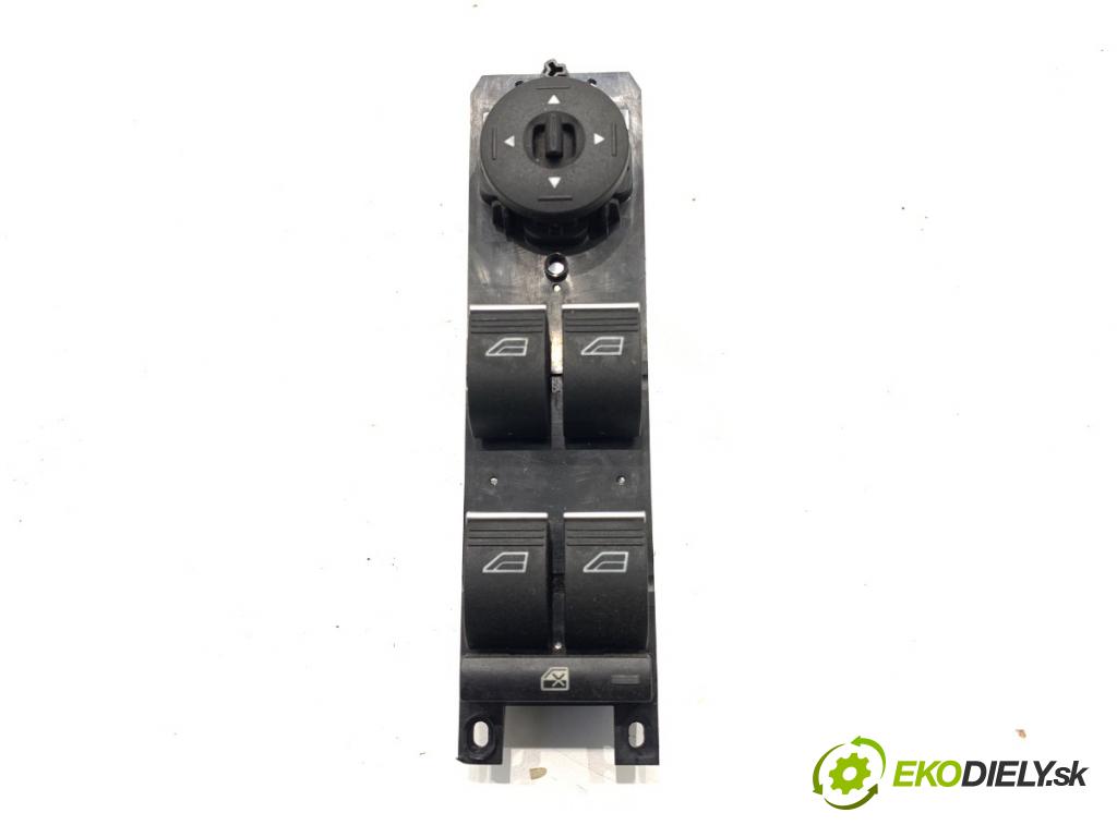 FORD FOCUS III liftback 2017 77 kW 1.6 Ti 1596 Prepínač okien F1ET-14A132-AC (Prepínacie páčky pod volantom)