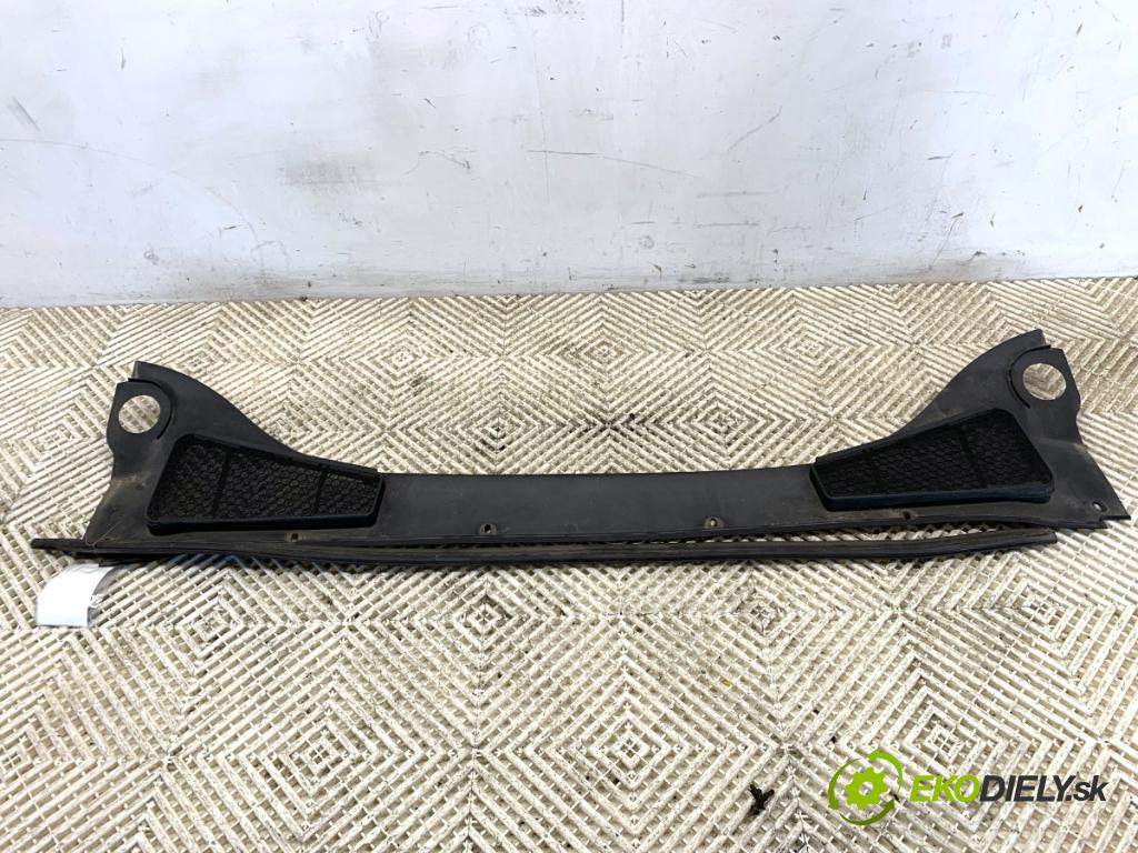 FORD FOCUS III liftback 2017 77 kW 1.6 Ti 1596 Torpédo, plast pod čelné okno BM51-A02216-AF (Torpédo (plast pod čelným sklom))