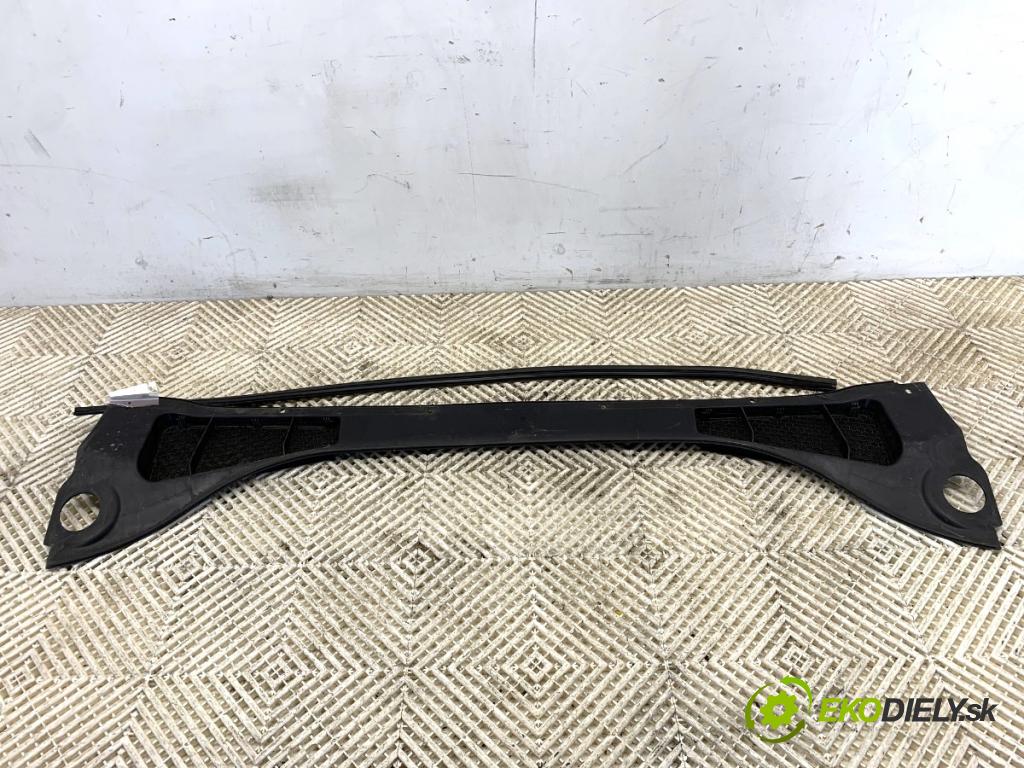 FORD FOCUS III liftback 2017 77 kW 1.6 Ti 1596 Torpédo, plast pod čelné okno BM51-A02216-AF (Torpédo (plast pod čelným sklom))