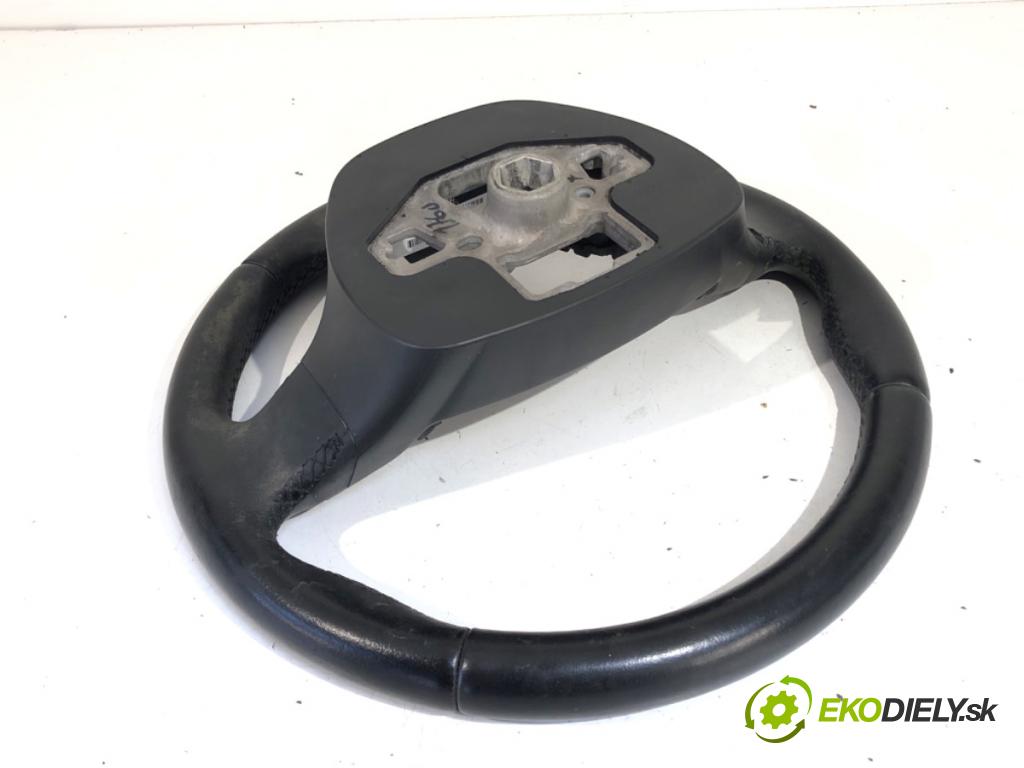 FORD FOCUS III liftback 2017 77 kW 1.6 Ti 1596 Volant  (Volant)