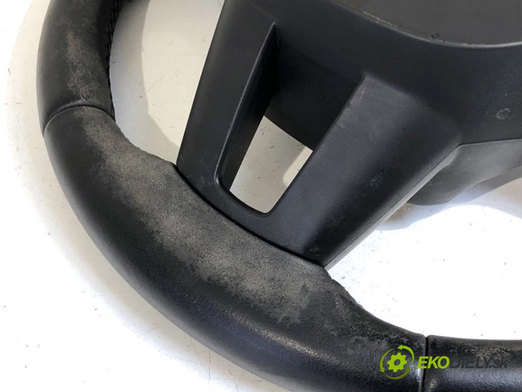 FORD FOCUS III liftback 2017 77 kW 1.6 Ti 1596 Volant  (Volant)