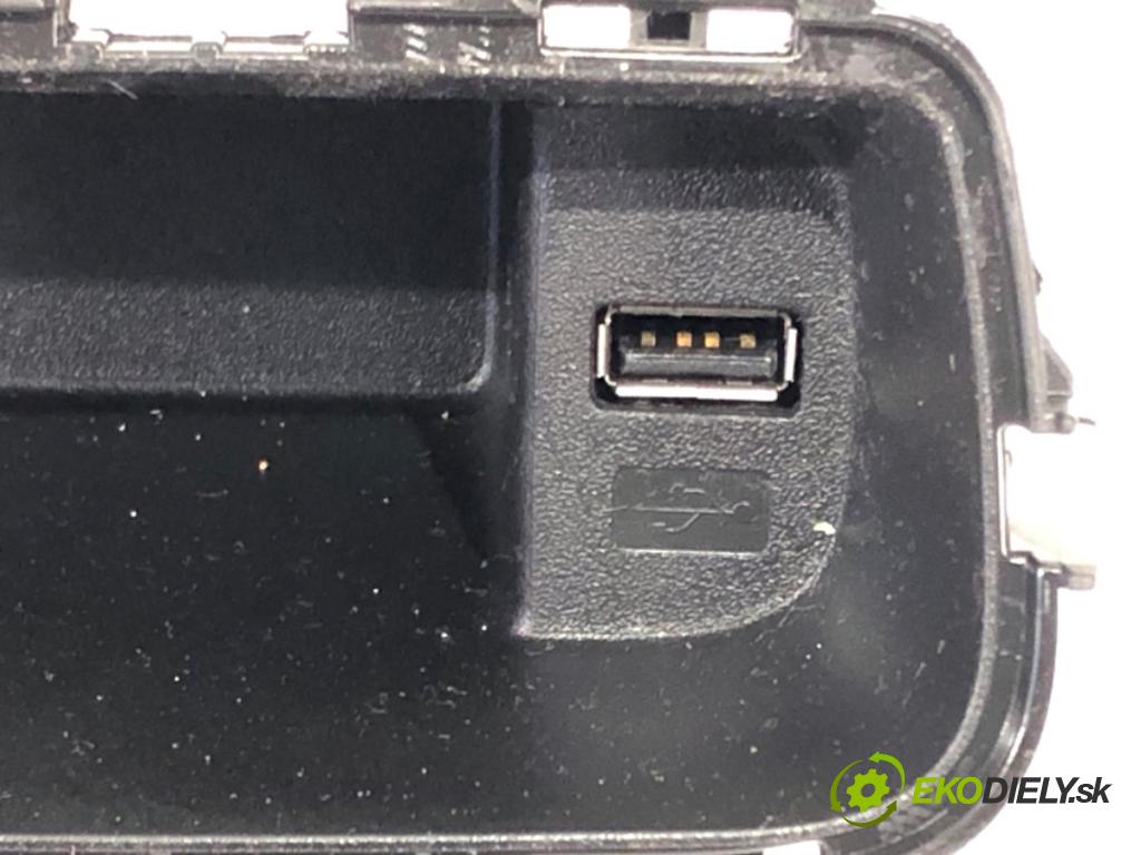 FORD FOCUS III liftback 2017 77 kW 1.6 Ti 1596 HNÍZDO: USB F1EB-A044C82-AGW