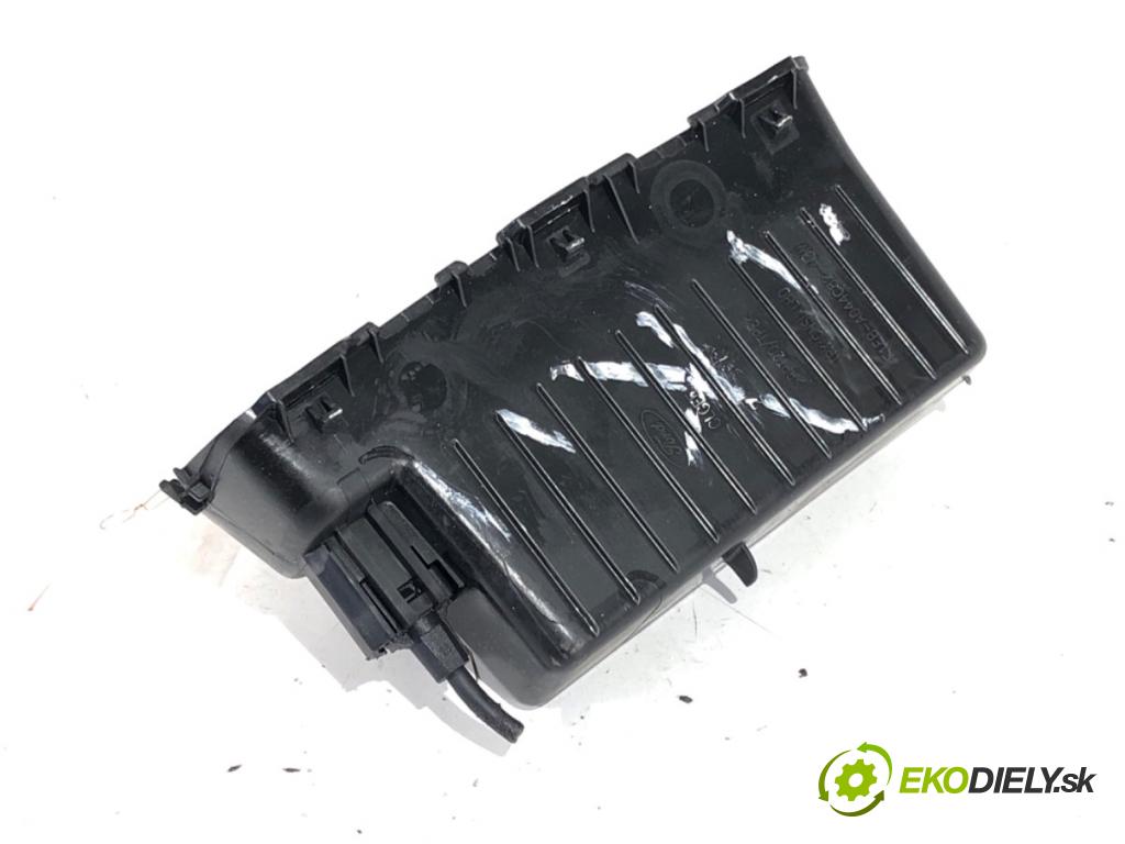 FORD FOCUS III liftback 2017 77 kW 1.6 Ti 1596 HNÍZDO: USB F1EB-A044C82-AGW