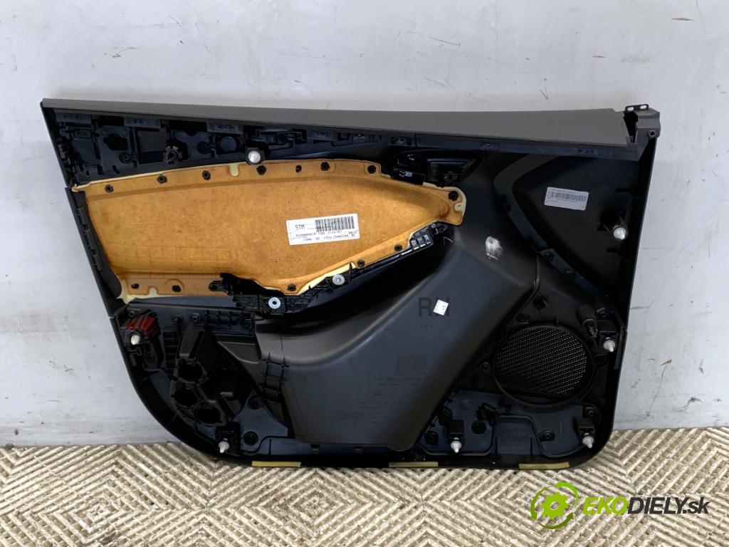 FORD FOCUS III liftback 2017 77 kW 1.6 Ti 1596 ča dveře pravý přední část