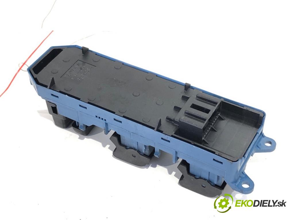 TOYOTA AVENSIS T27 Kombi 2014 91 kW 2.0 D-4D (ADT270_) 1998 Prepínač okien 84040-05060 (Prepínacie páčky pod volantom)