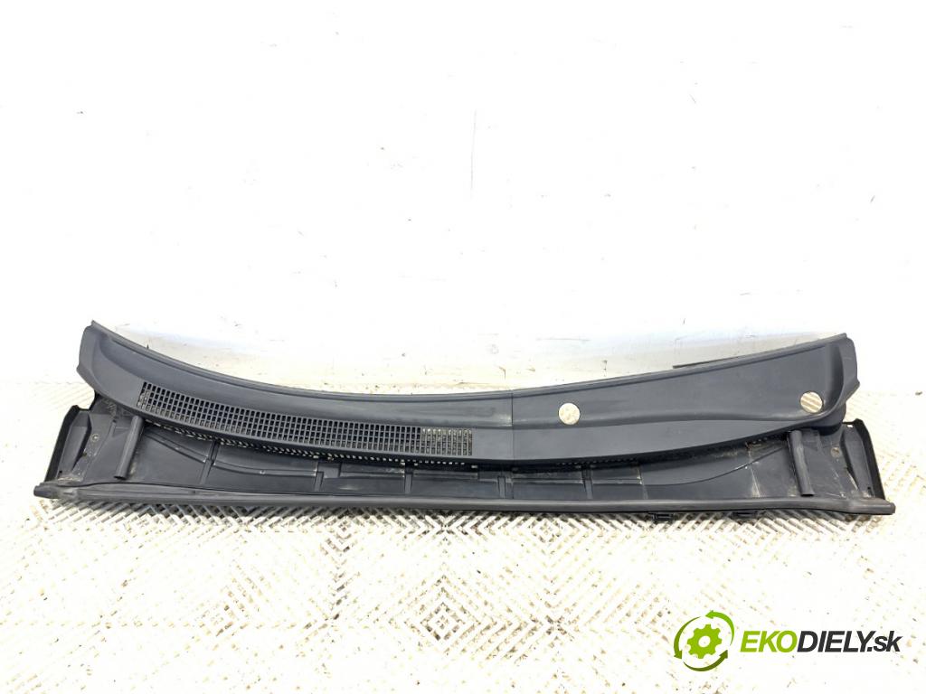 TOYOTA AVENSIS T27 Kombi 2014 91 kW 2.0 D-4D (ADT270_) 1998 Torpédo, plast pod čelné okno 55709-05090 (Torpédo (plast pod čelným sklom))