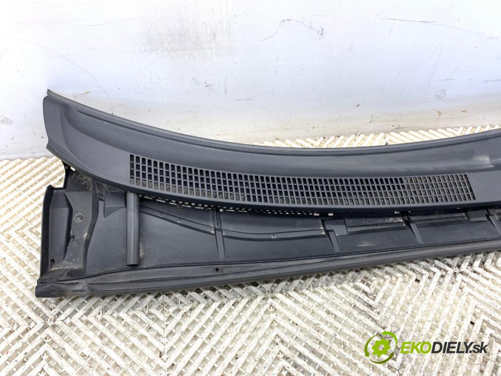 TOYOTA AVENSIS T27 Kombi 2014 91 kW 2.0 D-4D (ADT270_) 1998 Torpédo, plast pod čelné okno 55709-05090 (Torpédo (plast pod čelným sklom))