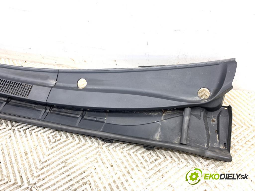 TOYOTA AVENSIS T27 Kombi 2014 91 kW 2.0 D-4D (ADT270_) 1998 Torpédo, plast pod čelné okno 55709-05090 (Torpédo (plast pod čelným sklom))