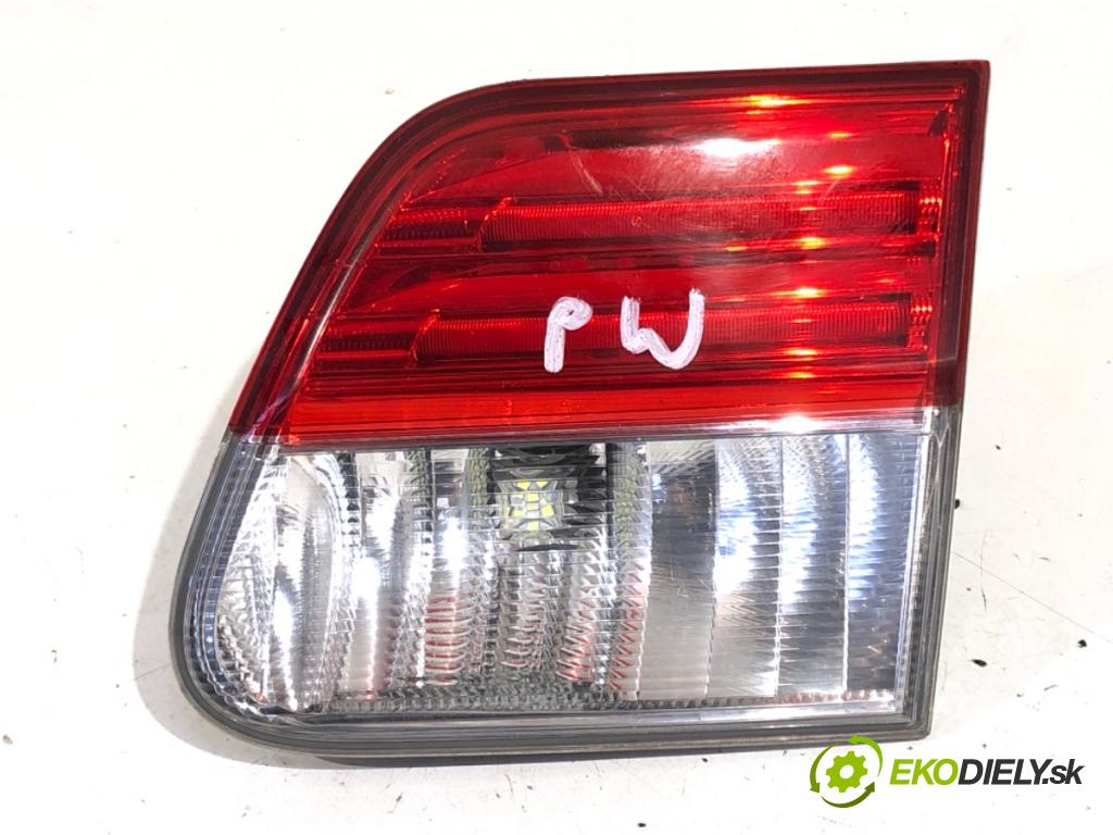 TOYOTA AVENSIS T27 Kombi 2014 91 kW 2.0 D-4D (ADT270_) 1998 světlo zadní část pravá vnitřní  (Klika dveří ostatní)