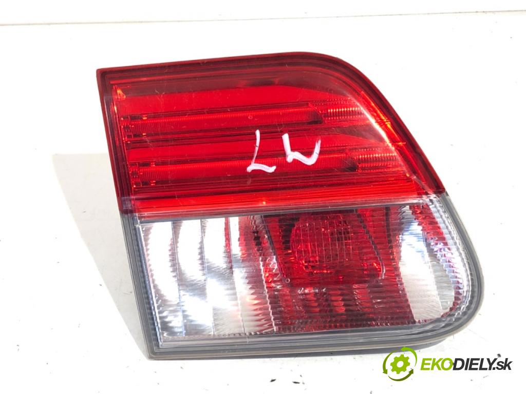 TOYOTA AVENSIS T27 Kombi 2014 91 kW 2.0 D-4D (ADT270_) 1998 světlo zadní část levá strana vnitřní  (Klika dveří ostatní)