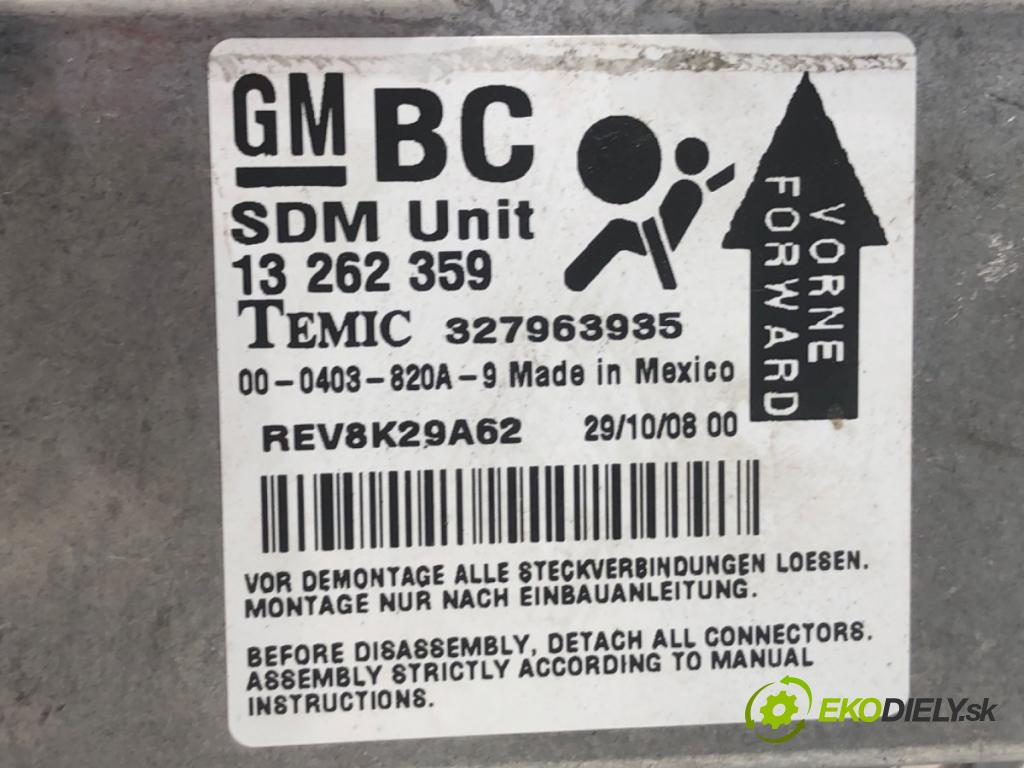OPEL CORSA D liftback 2009 59 kW 1.2 (L08, L68) 1229 senzor airbag 13262359 (Snímač)