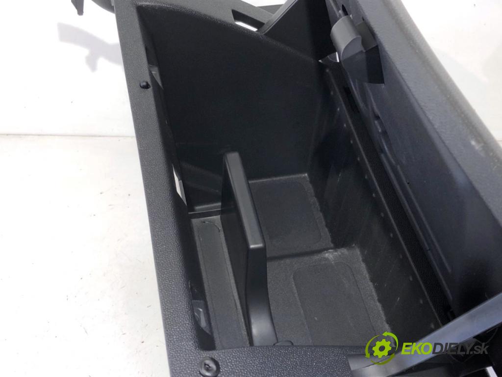 OPEL CORSA D liftback 2009 59 kW 1.2 (L08, L68) 1229 Priehradka, kastlík spolujazdca 13205097 (Priehradka (kastlík))