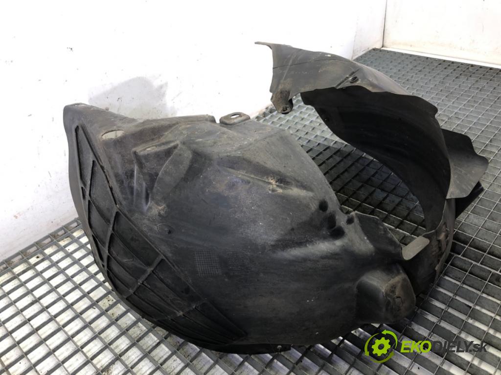 OPEL CORSA D liftback 2009 59 kW 1.2 (L08, L68) 1229 podblatník levý přední část 13187358 13187356