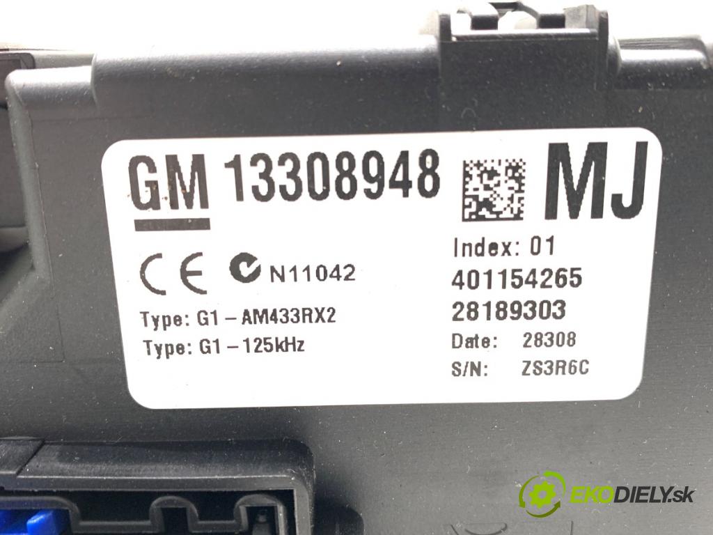 OPEL CORSA D liftback 2009 59 kW 1.2 (L08, L68) 1229 modul BSI 13308948 (Pojistková skříňka)