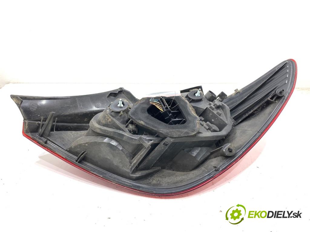 OPEL CORSA D liftback 2009 59 kW 1.2 (L08, L68) 1229 světlo levý zadní část 13269050