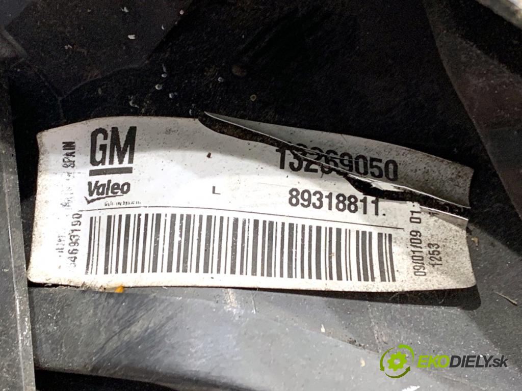 OPEL CORSA D liftback 2009 59 kW 1.2 (L08, L68) 1229 světlo levý zadní část 13269050