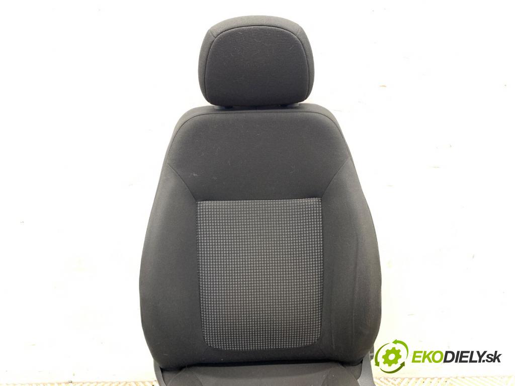 OPEL CORSA D liftback 2009 59 kW 1.2 (L08, L68) 1229 sedadlo levý přední část