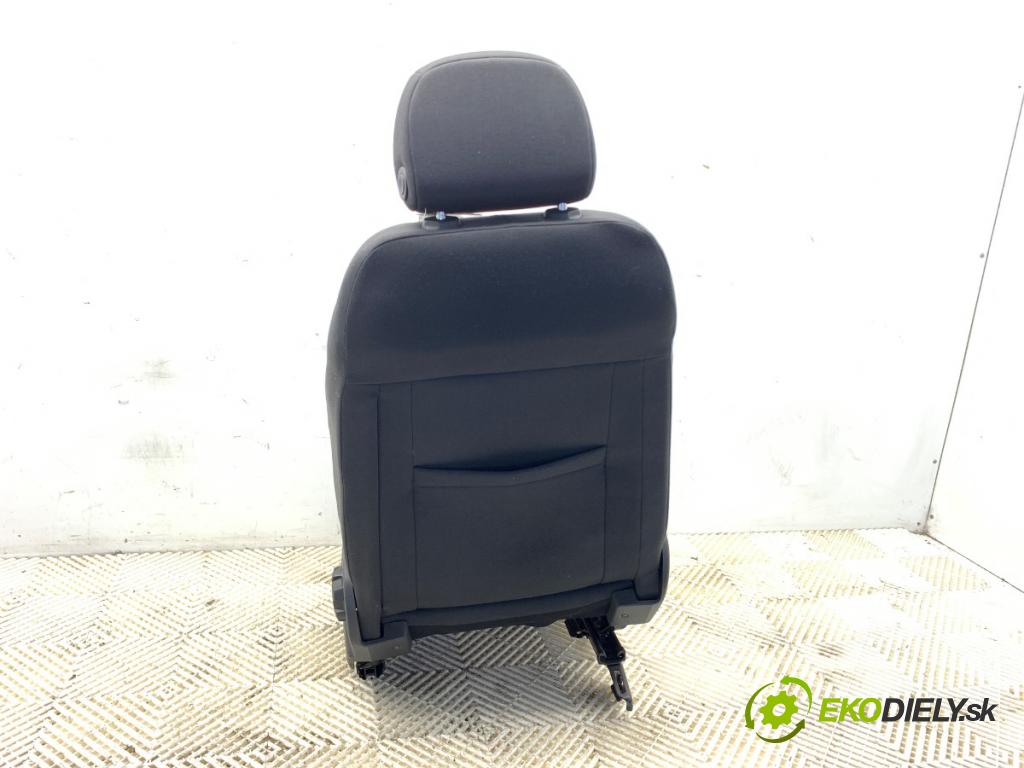 OPEL CORSA D liftback 2009 59 kW 1.2 (L08, L68) 1229 sedadlo levý přední část