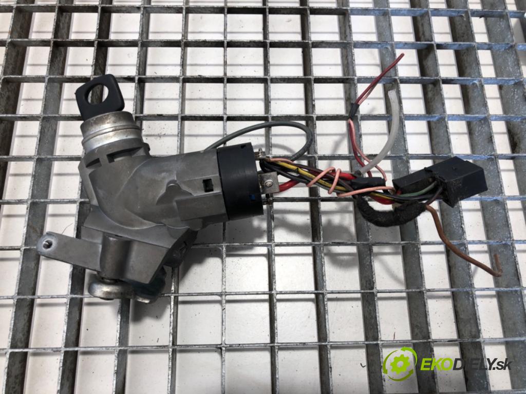 MERCEDES-BENZ W638 Autobus 1997 58 kW 108 D 2.3 (638.164) 2299 spinačka  (Spínacia skrinka)