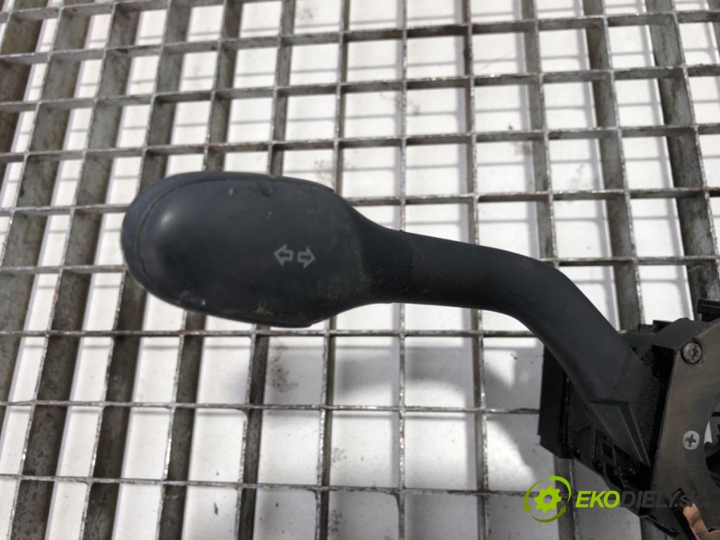 VW TRANSPORTER T4 Autobus 1995 45 kW 1.9 D 1896 Prepínač kombinovaný  (Prepínacie páčky pod volantom)