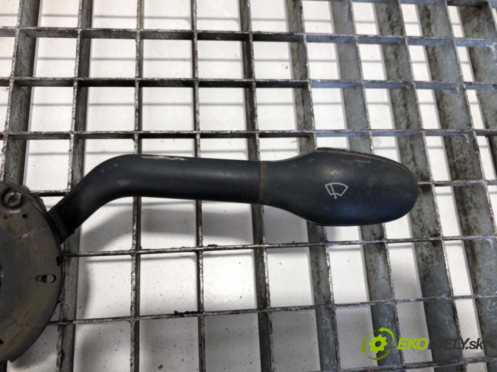 VW TRANSPORTER T4 Autobus 1995 45 kW 1.9 D 1896 Prepínač kombinovaný  (Prepínacie páčky pod volantom)