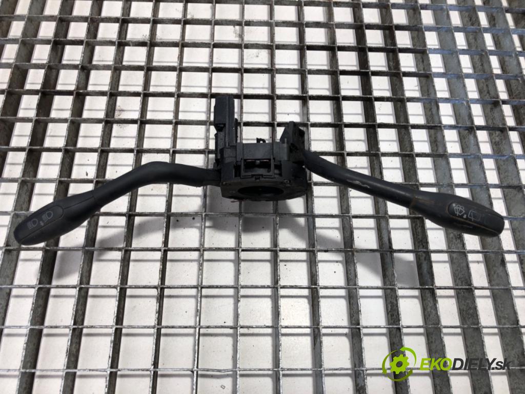 VW TRANSPORTER T4 Autobus 1995 45 kW 1.9 D 1896 Prepínač kombinovaný  (Prepínacie páčky pod volantom)