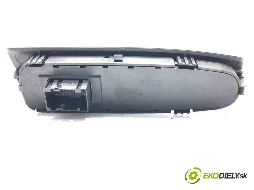 FIAT STILO liftback 2002 125 kW 2.4 20V (192_XD1A, 192AXD12) 2446 přepínač oken  (Páčky pod volantem)