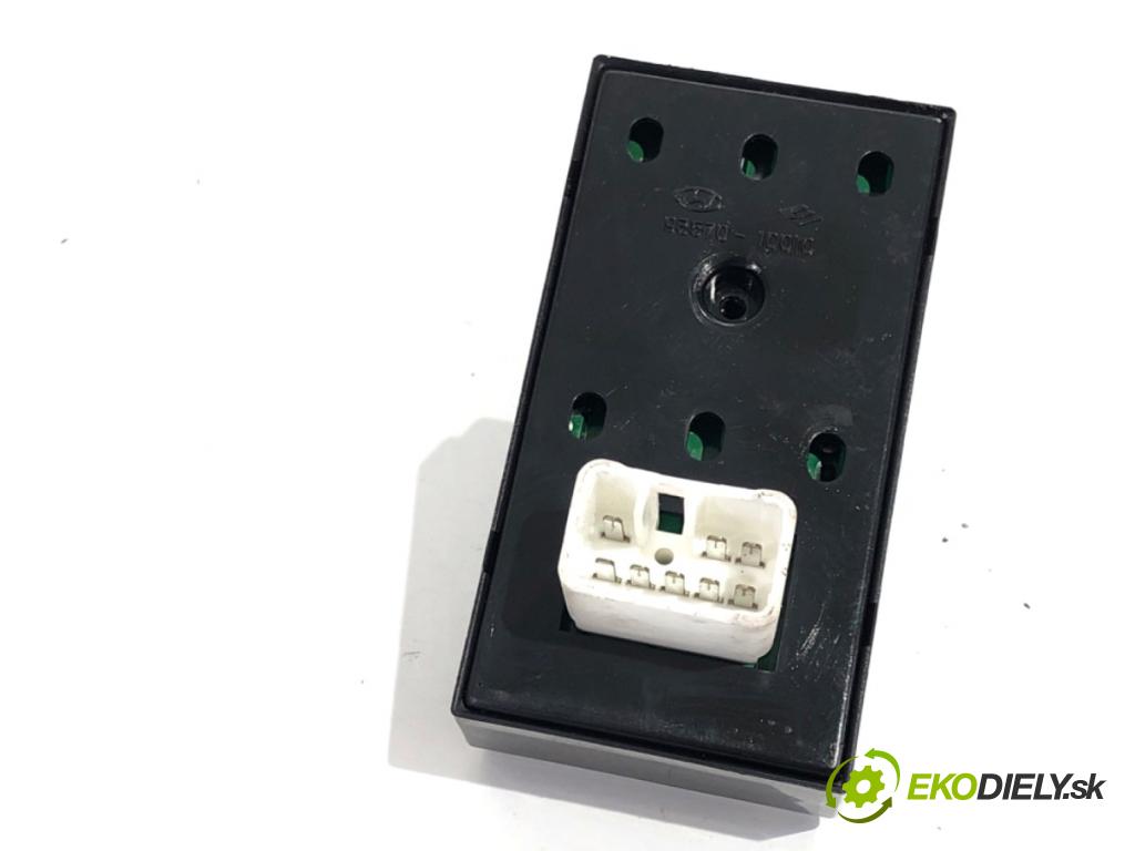 HYUNDAI GETZ liftback 2007 49 kW 1.1 1086 Prepínač okien 93570-1C010 (Prepínacie páčky pod volantom)