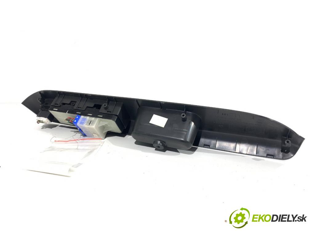 SUZUKI SPLASH liftback 2010 63 kW 1.2 (A5B 412) 1242 Prepínač okien 83722-51K70 (Prepínacie páčky pod volantom)