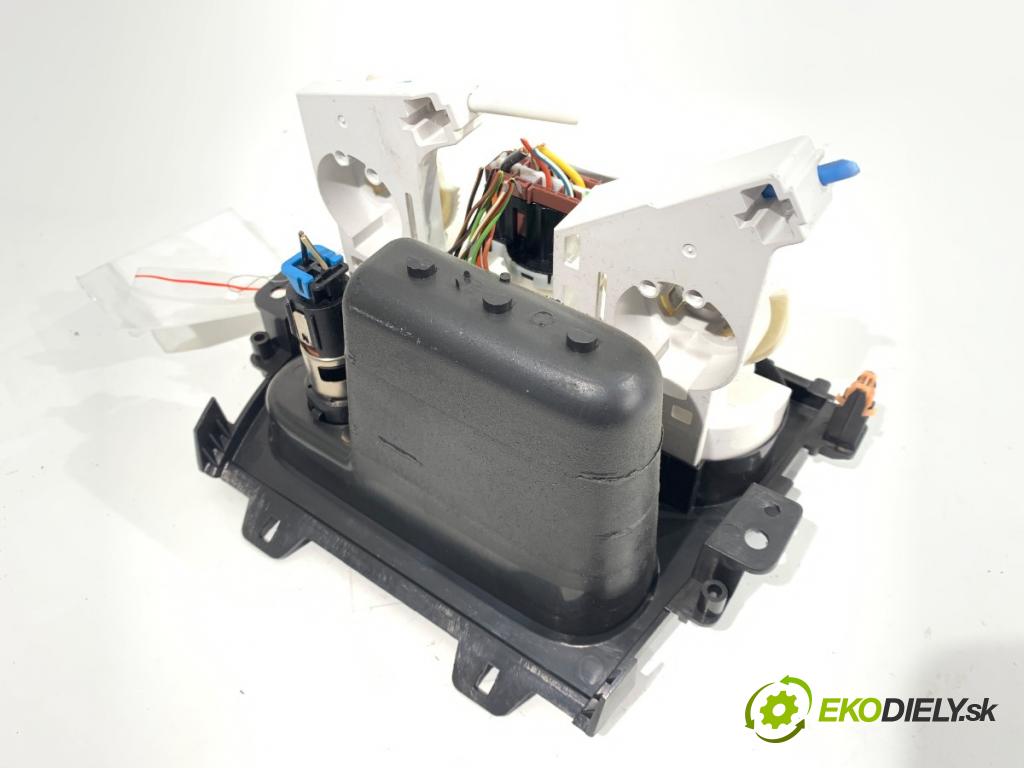 SUZUKI SPLASH liftback 2010 63 kW 1.2 (A5B 412) 1242 Panel ovládania kúrenia  (Prepínacie páčky pod volantom)