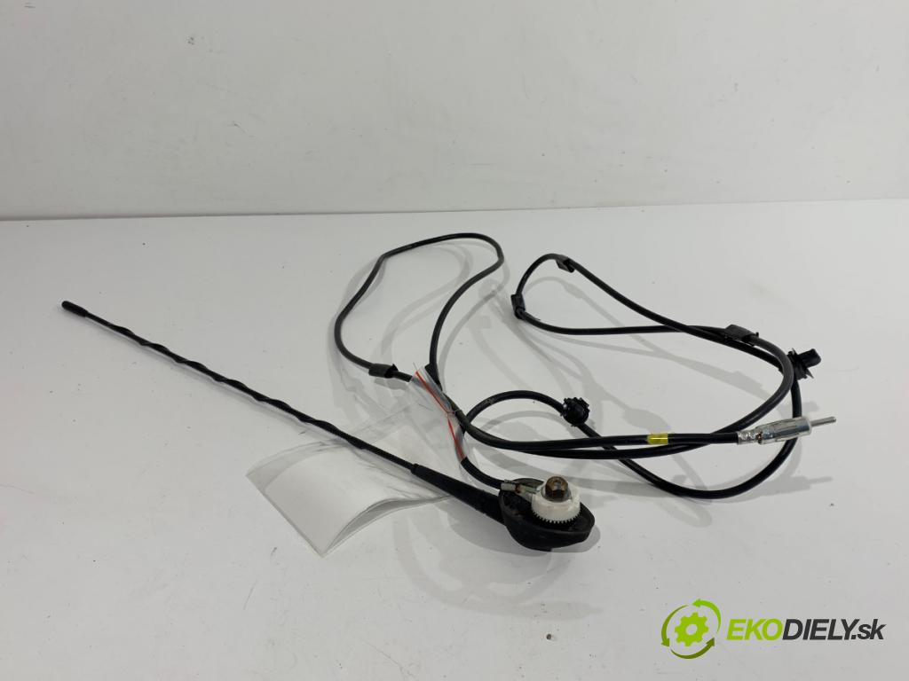SUZUKI SPLASH liftback 2010 63 kW 1.2 (A5B 412) 1242 ANTENA