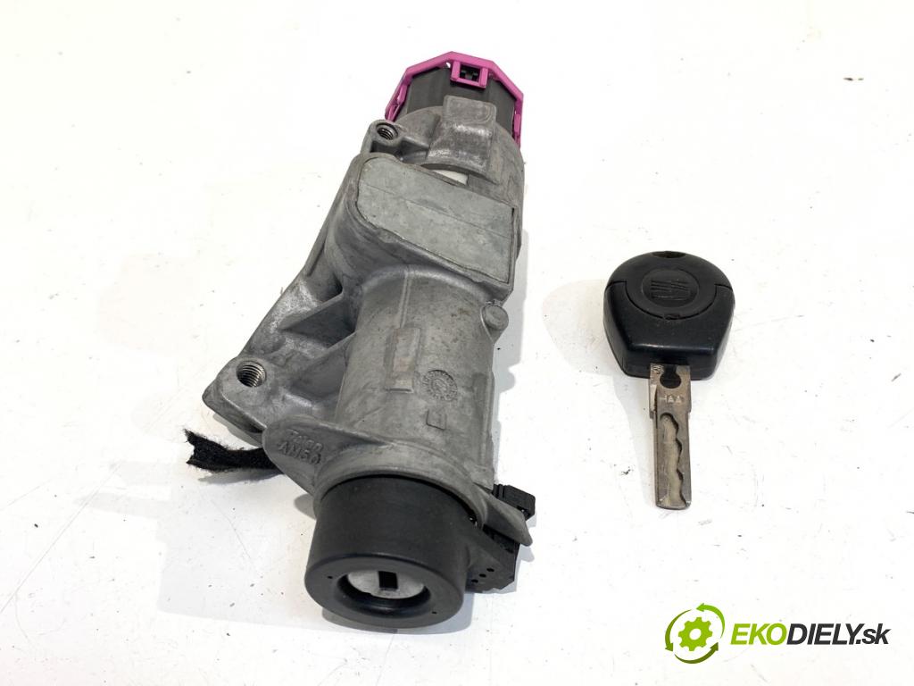 SEAT IBIZA III liftback 2008 63 kW 1.4 16V 1390 spinačka 4B0905851C (Spínacia skrinka)