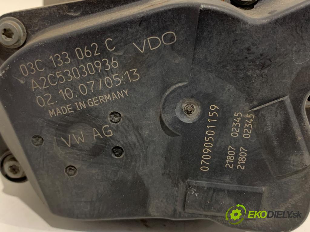 SEAT IBIZA III liftback 2008 63 kW 1.4 16V 1390 Škrtiaca klapka 03C133062C (Škrtiaca klapka)