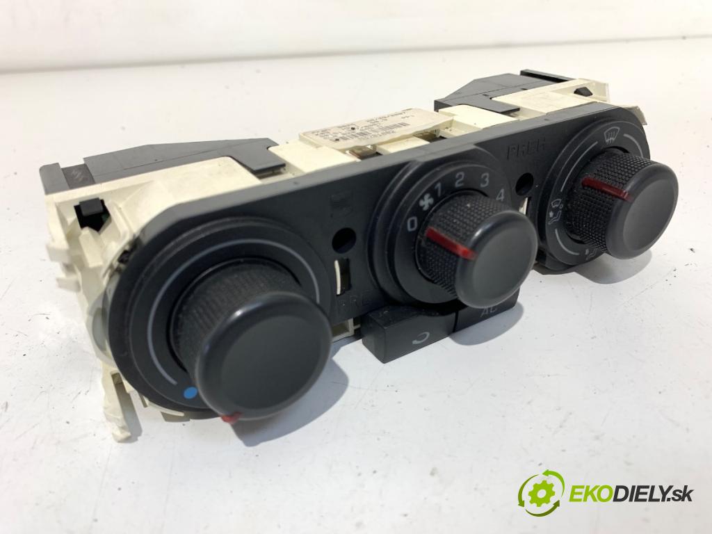 SEAT IBIZA III liftback 2008 63 kW 1.4 16V 1390 Panel ovládania kúrenia 6L0820045C (Prepínacie páčky pod volantom)