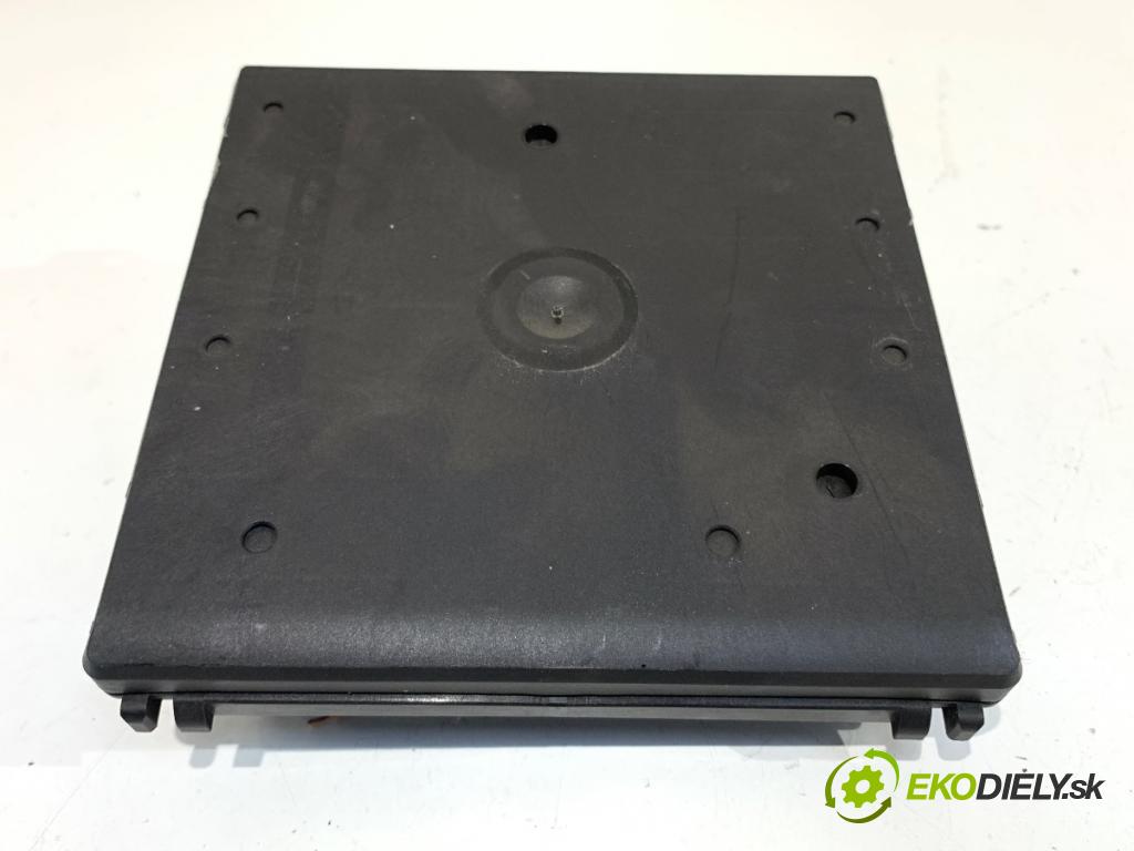 SEAT IBIZA III liftback 2008 63 kW 1.4 16V 1390 modul komfortu 6Q1937049F (Komfortní modul)